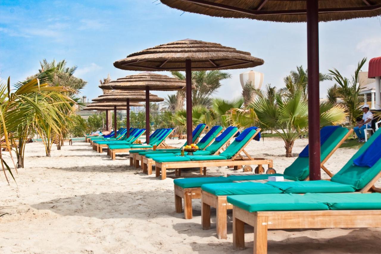 Sahara Beach Resort & Spa Sardzsa Kültér fotó Beach at Jumeirah Beach Hotel
