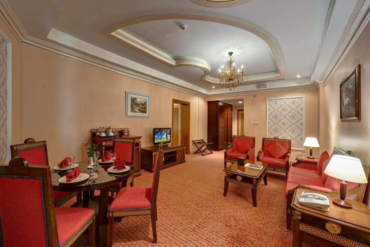 Sahara Beach Resort & Spa Sardzsa Kültér fotó A suite at the hotel