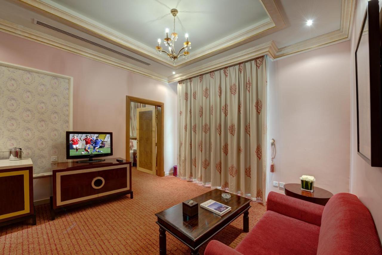 Sahara Beach Resort & Spa Sardzsa Kültér fotó A suite at the hotel