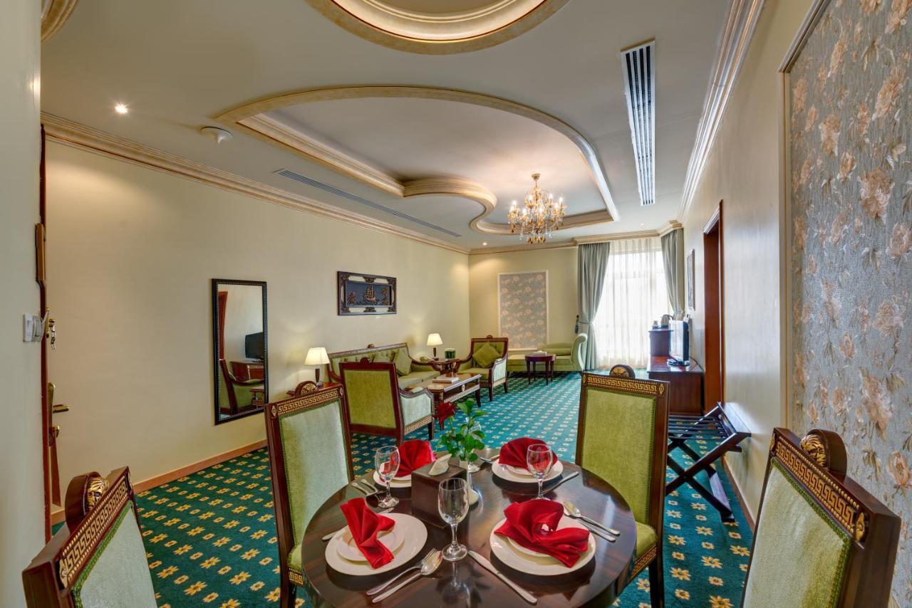 Sahara Beach Resort & Spa Sardzsa Kültér fotó Suite