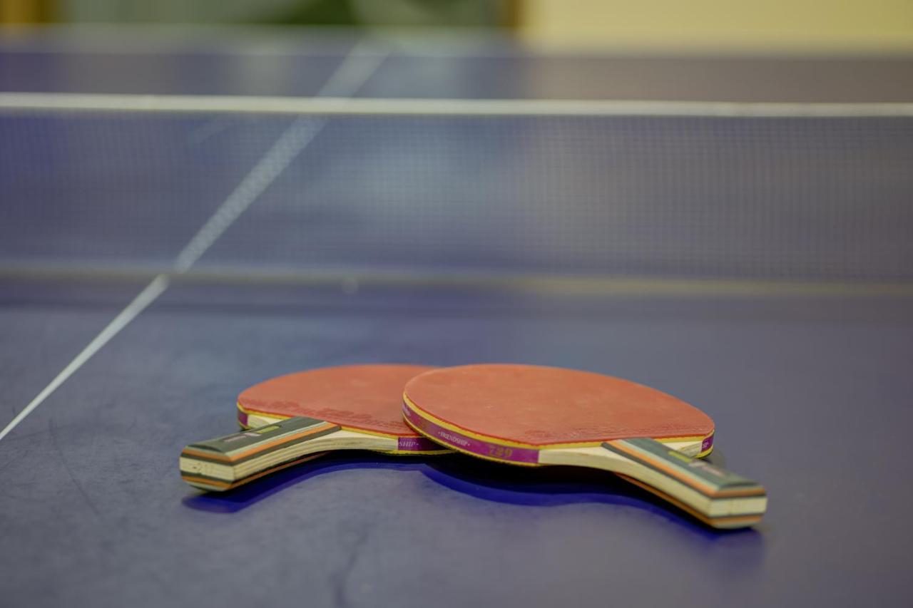 Sahara Beach Resort & Spa Sardzsa Kültér fotó Table tennis bats